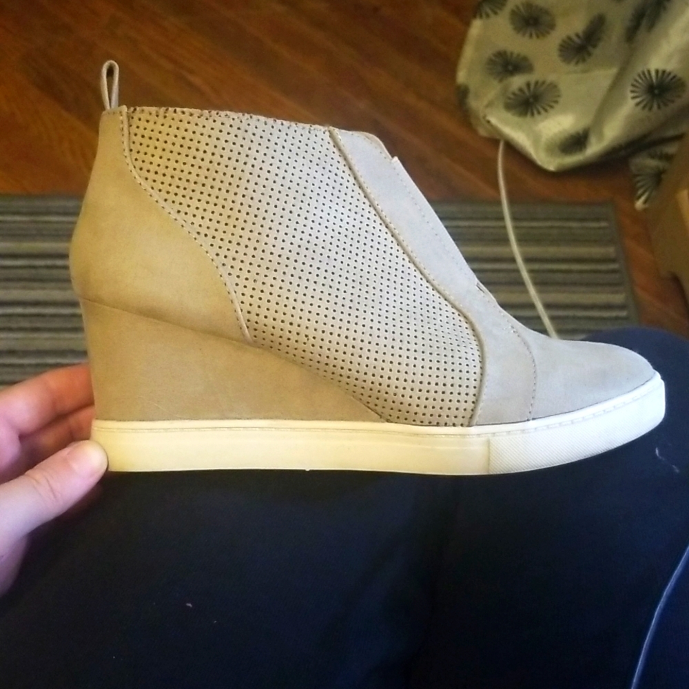 Wedge sneakers
